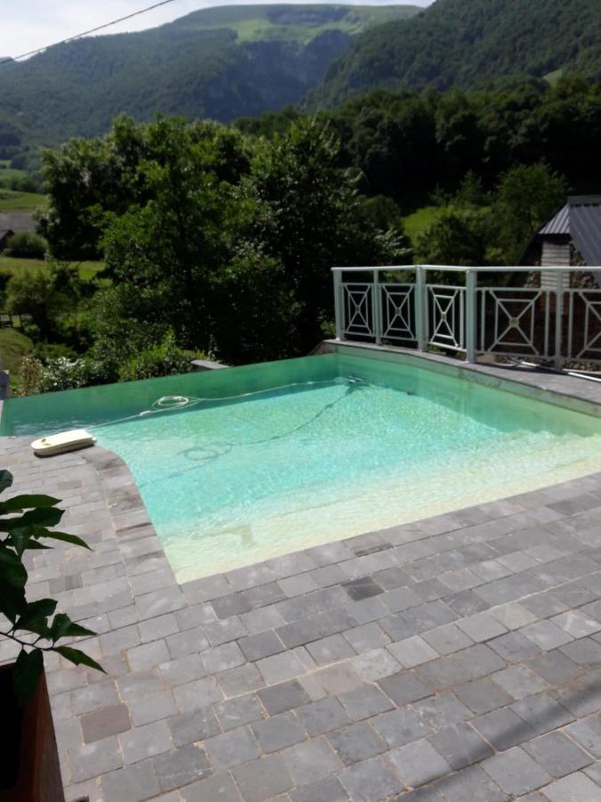 Maison Ainerak Gite A Sainte Engrace La Pierre Saint Martin Exterior photo