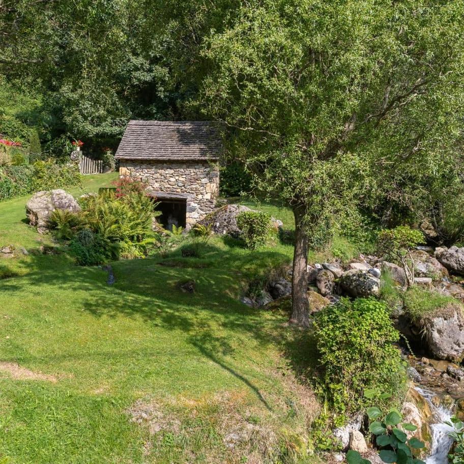 Maison Ainerak Gite A Sainte Engrace La Pierre Saint Martin Exterior photo